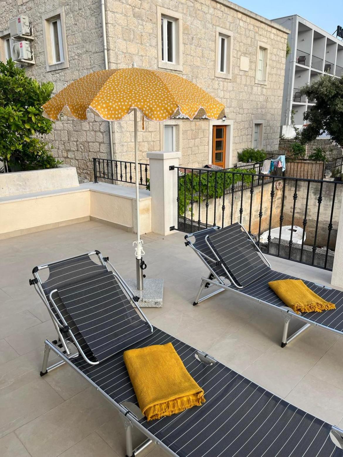 Apartments Barbaresko 鲁巴达 外观 照片